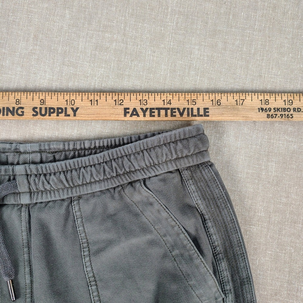 Athleta Womens SZ 6 Farallon Bermuda Shorts Gray Cotton Gorpcore Utility Hiking - Picture 3 of 8